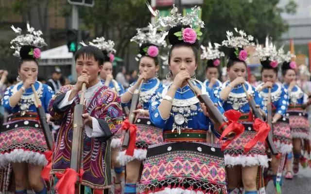 文山苗族服饰新款速览